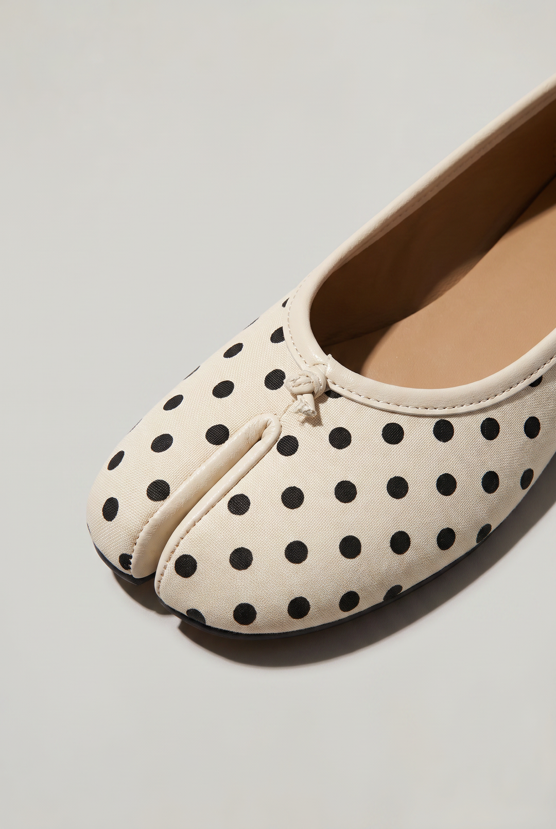 Arabella | Polka Dot Ballet Flats Pull on Bow